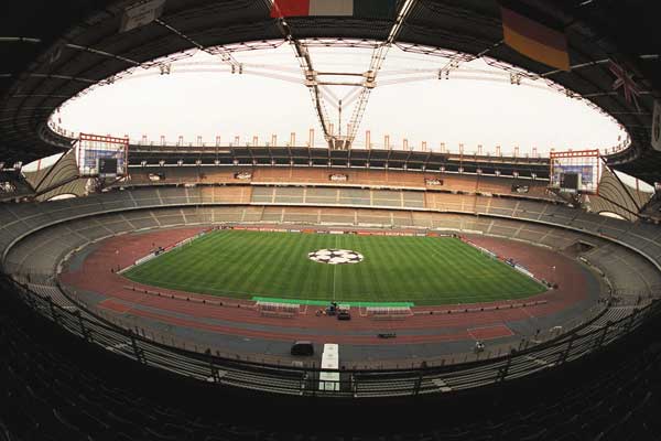 stad-juve.jpg (32188 bytes)