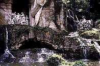 131-12.jpg (8965 bytes)