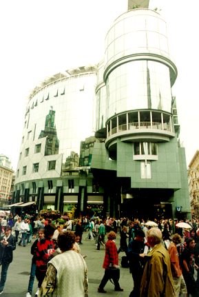 haashouse.jpg (31678 bytes)
