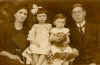 danilo kias i njegova porodica subotica maj 1936.jpg (12639 bytes)