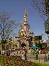 DisneylandParis.jpg (53475 bytes)
